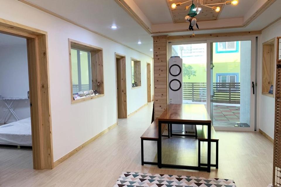 Jeju Guesthouse Togŭnnae Buitenkant foto
