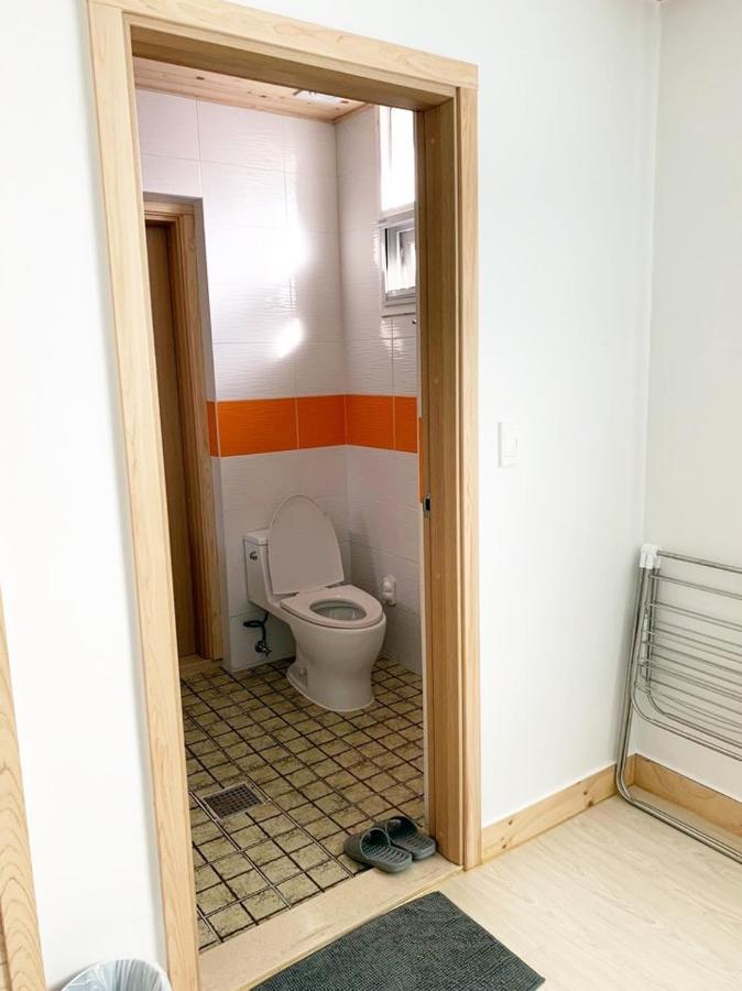 Jeju Guesthouse Togŭnnae Buitenkant foto