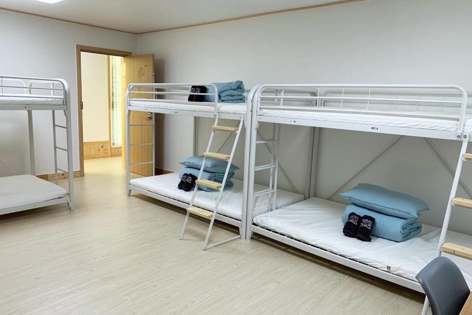 Jeju Guesthouse Togŭnnae Buitenkant foto