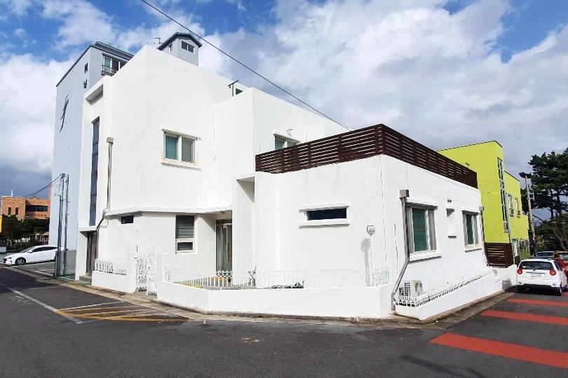 Jeju Guesthouse Togŭnnae Buitenkant foto
