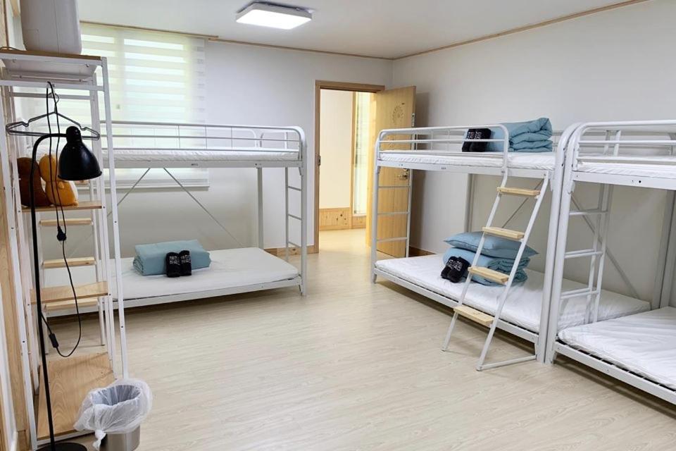 Jeju Guesthouse Togŭnnae Buitenkant foto